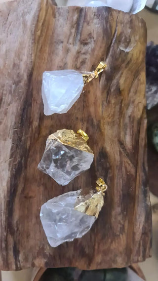 Rå Bergkrystall Anheng Gullfarget Rå Bergkrystall Anheng Gullfarget - Stor