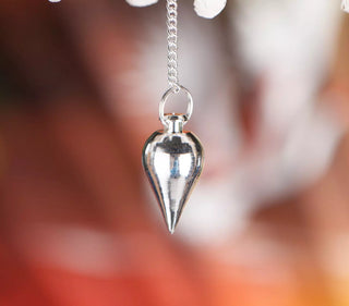Dråpeformet sølv pendel