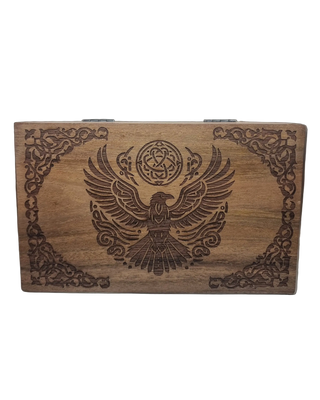 Ravn treboks i akasie