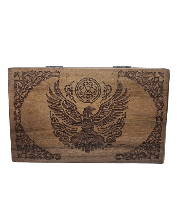 Ravn treboks i akasie