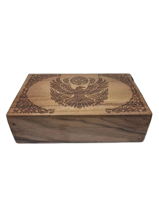 Ravn treboks i akasie